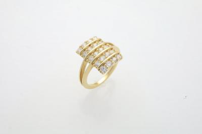 Zlat&yacute; prsten se zirkony 4,9&nbsp;g 14kt