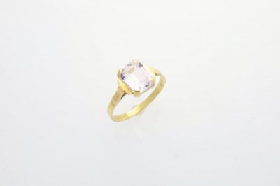 Zlat&yacute; prsten s&nbsp;kamenem quartz 2,59&nbsp;g 14kt