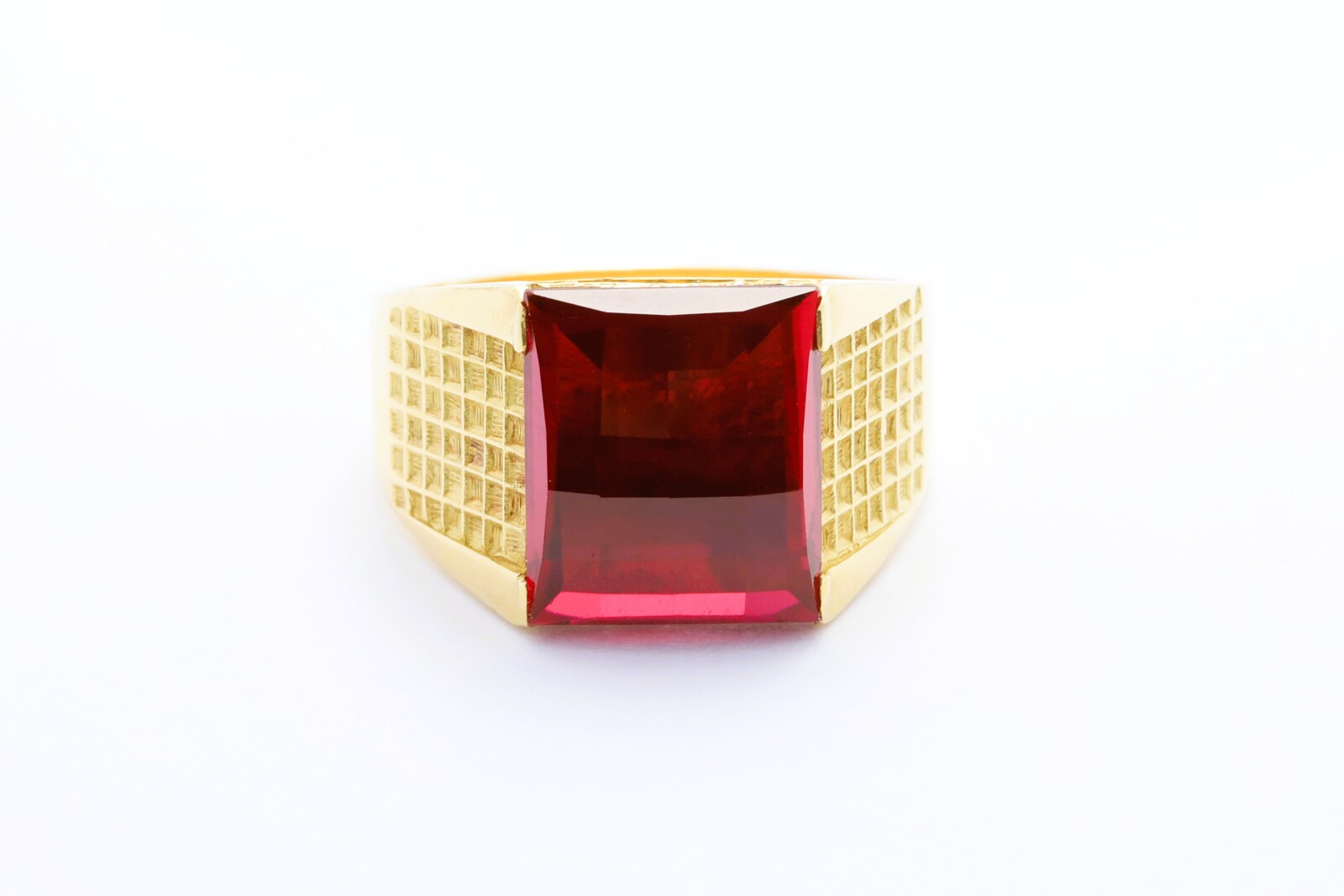 Zlat&yacute; prsten s&nbsp;Rub&iacute;nem 11,25&nbsp;g 14kt