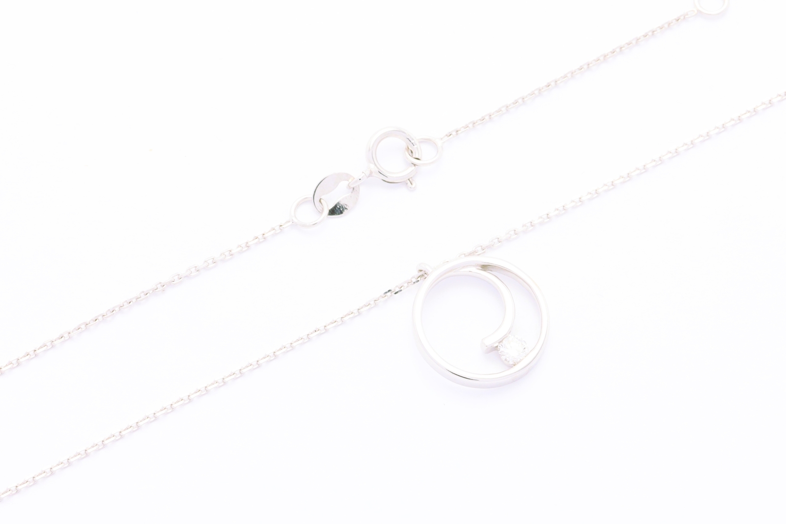 Zlat&yacute; řet&iacute;zek s&nbsp;př&iacute;věskem s&nbsp;diamantem  2,05&nbsp;g 14kt