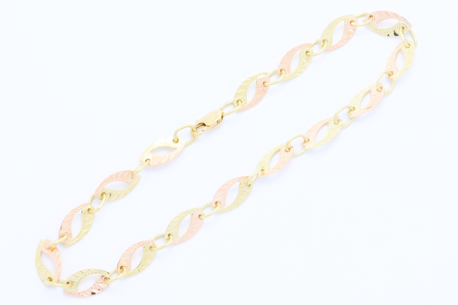 Zlat&yacute; n&aacute;ramek 4,83&nbsp;g 14kt