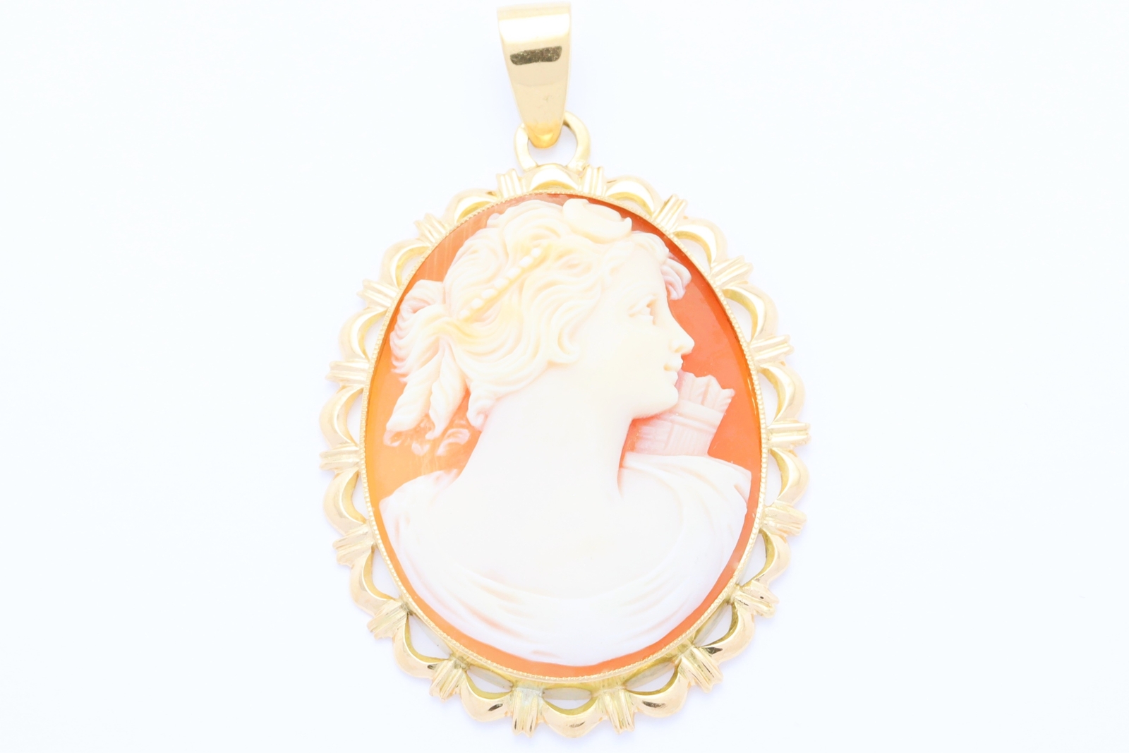 Zlat&yacute; př&iacute;věsek s&nbsp;kamenem Cameo 6,82&nbsp;g 14kt