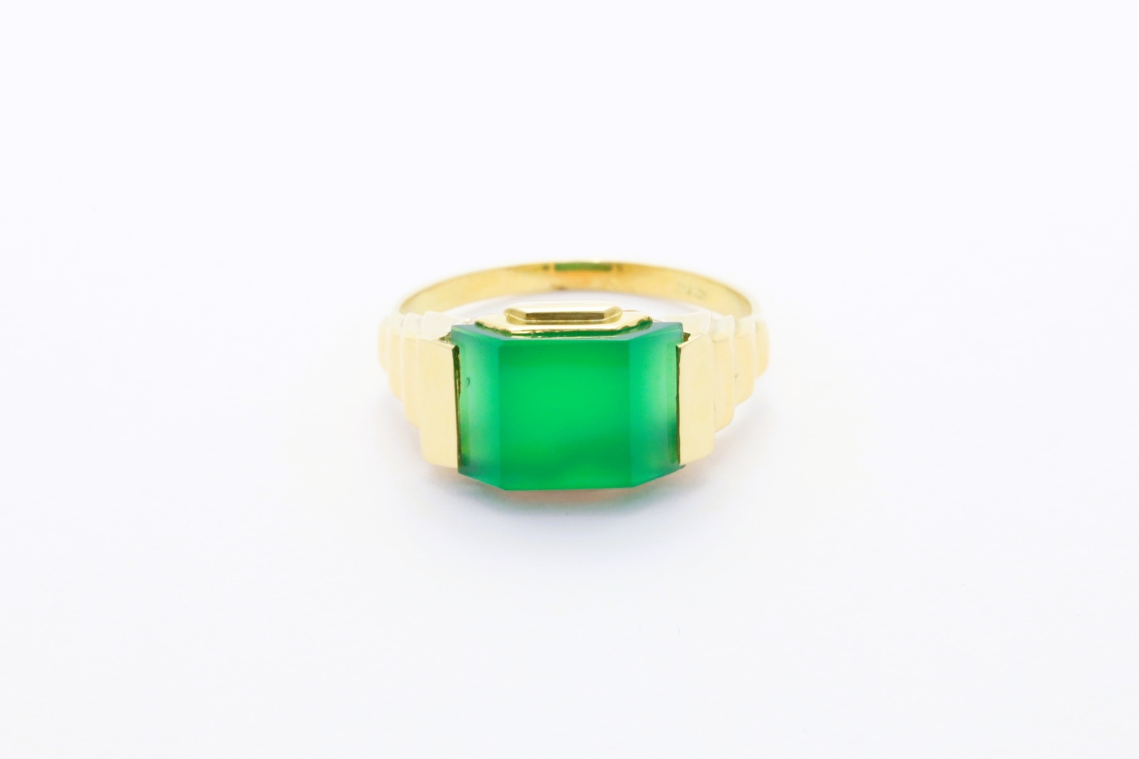 Zlat&yacute; prsten s&nbsp;kamenem Chalcedon 2,75&nbsp;g 14kt