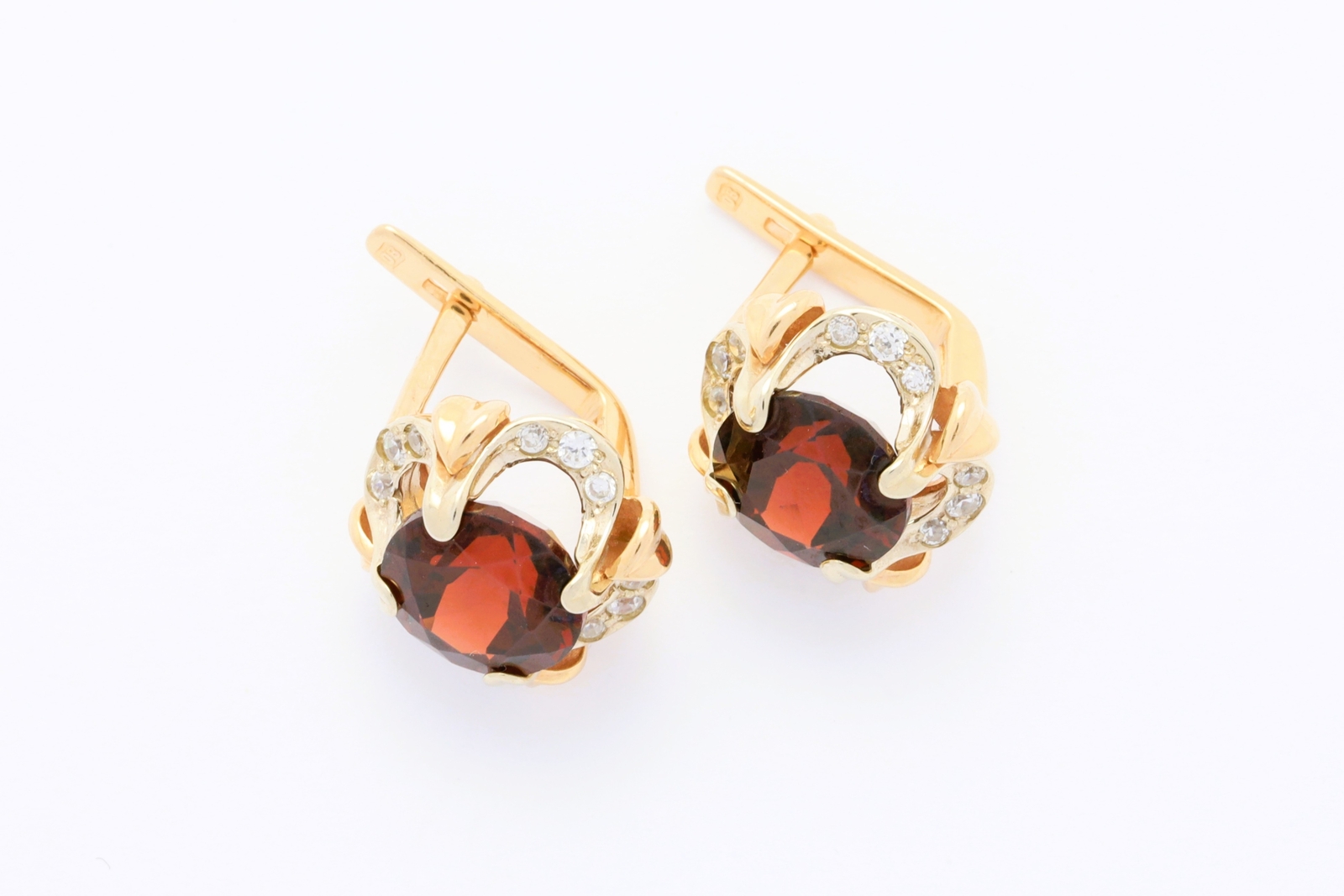 Zlat&eacute; n&aacute;u&scaron;nice se zirkony 5,24&nbsp;g 14kt