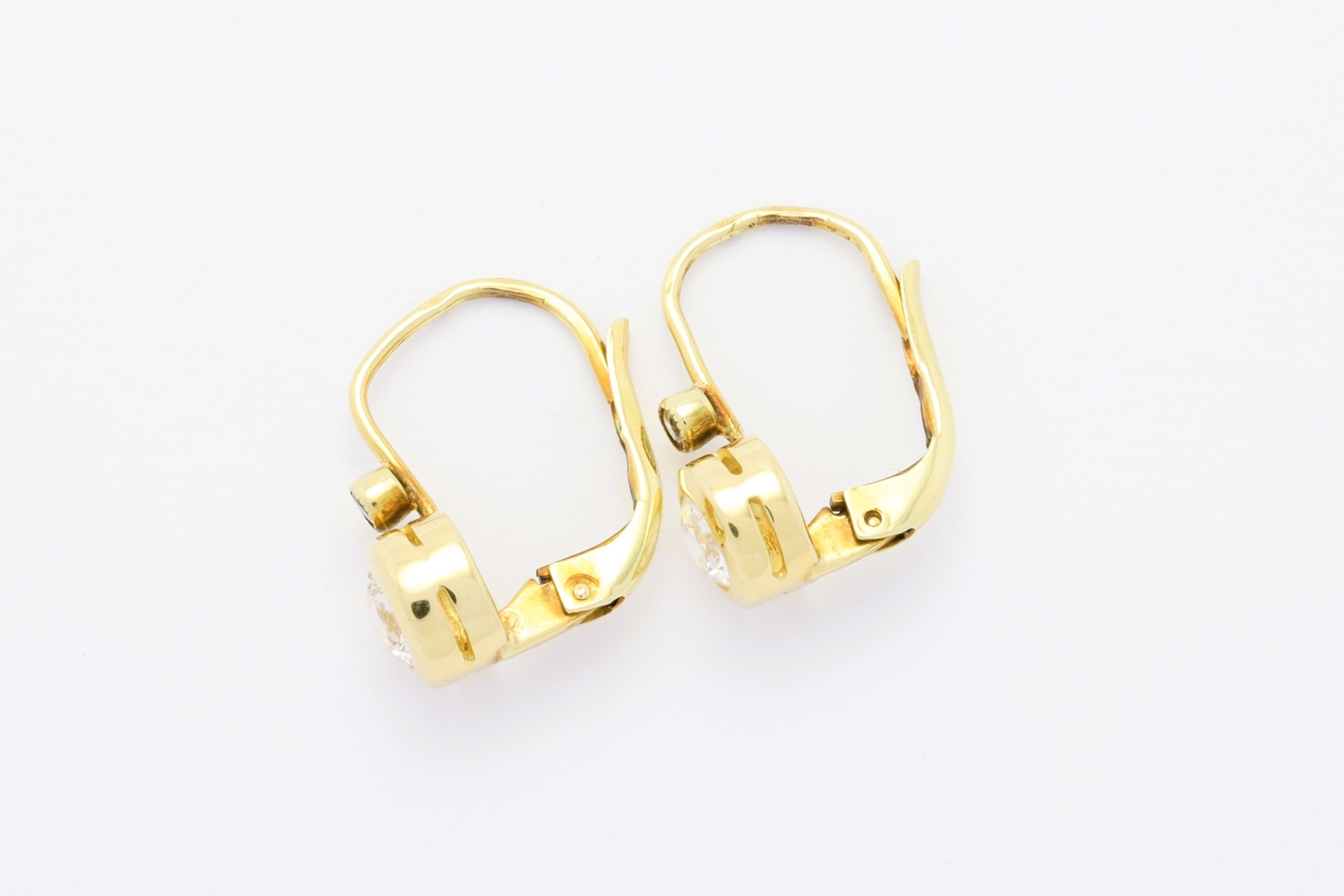 Zlat&eacute; n&aacute;u&scaron;nice se zirkony 2,03&nbsp;g 14kt